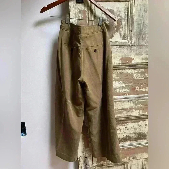 Banana Republic  soft khaki fabric wide leg capris, 2P - Picture 3 of 6
